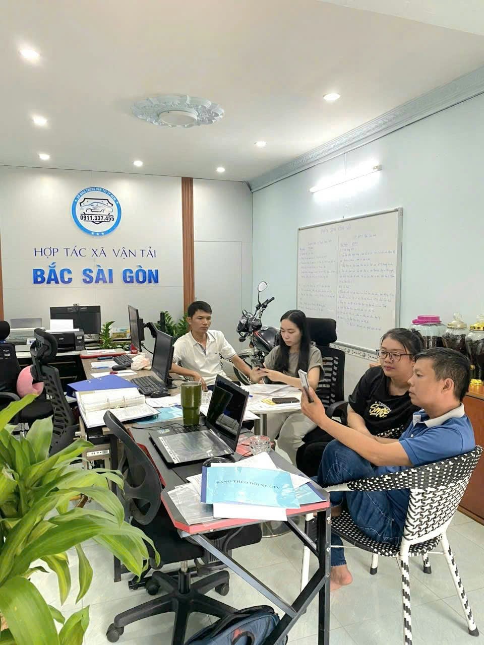 Thời hạn phù hiệu xe kinh doanh là bao lâu? Khi nào cần gia hạn?