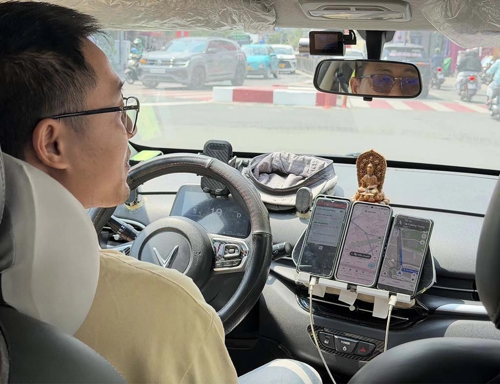2 So sánh chi phí chạy xe xăng và xe điện cho tài xế